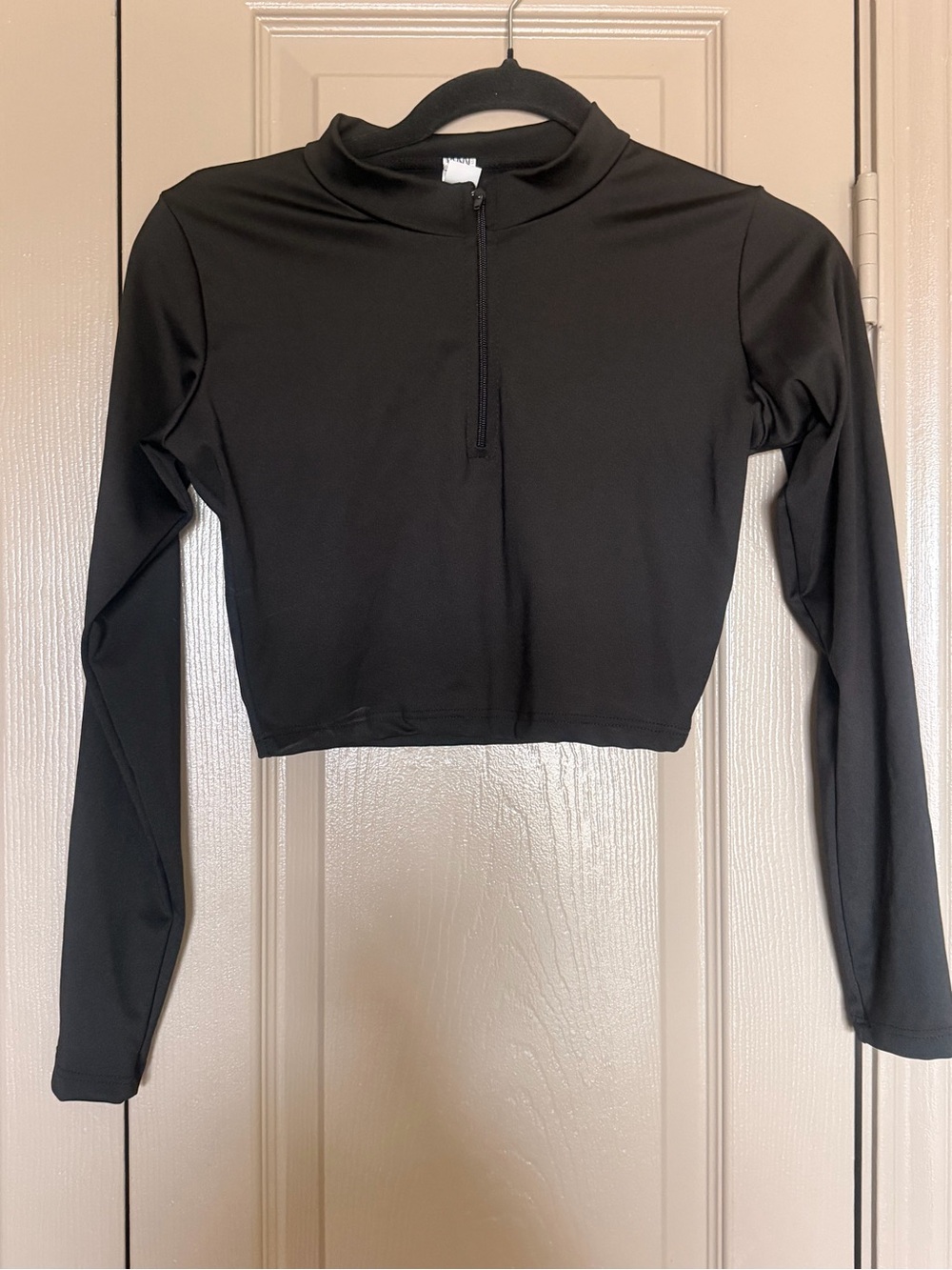 NEW!-Black Long-Sleeve Cropped Half-Zip Top